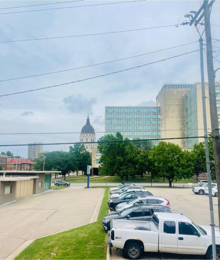 Senate Suites Extended Stay Hotel Topeka Bagian luar foto