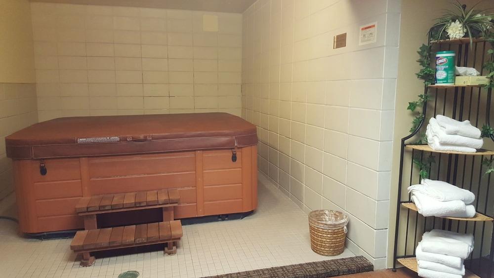 Senate Suites Extended Stay Hotel Topeka Bagian luar foto