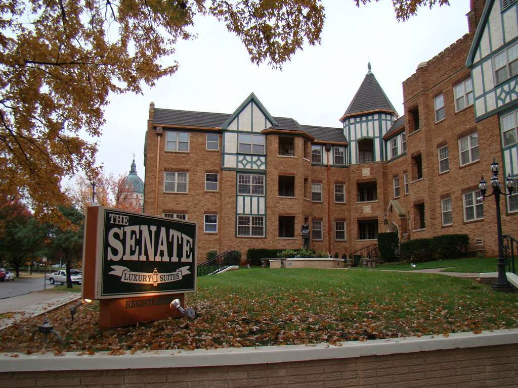 Senate Suites Extended Stay Hotel Topeka Bagian luar foto