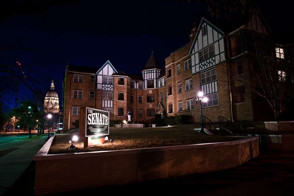 Senate Suites Extended Stay Hotel Topeka Bagian luar foto