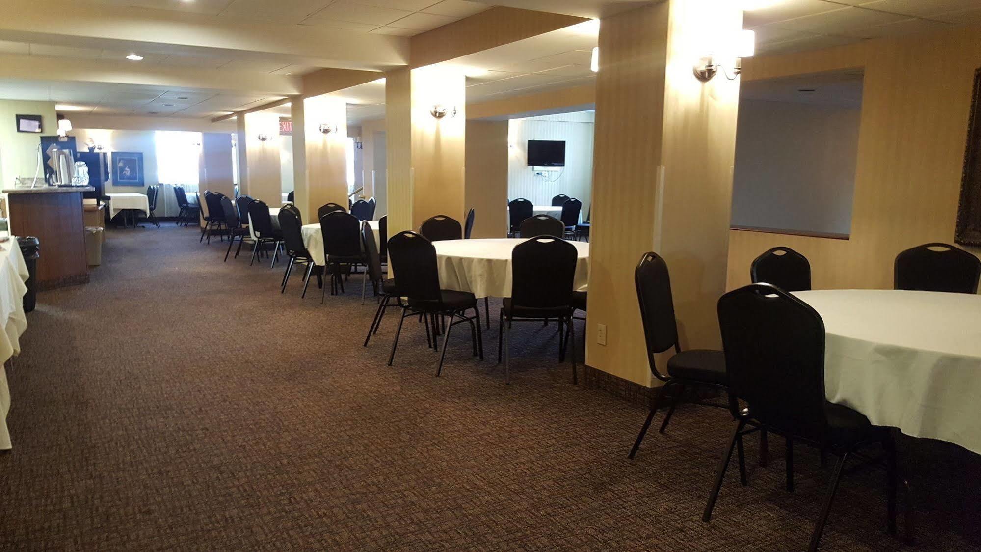 Senate Suites Extended Stay Hotel Topeka Bagian luar foto