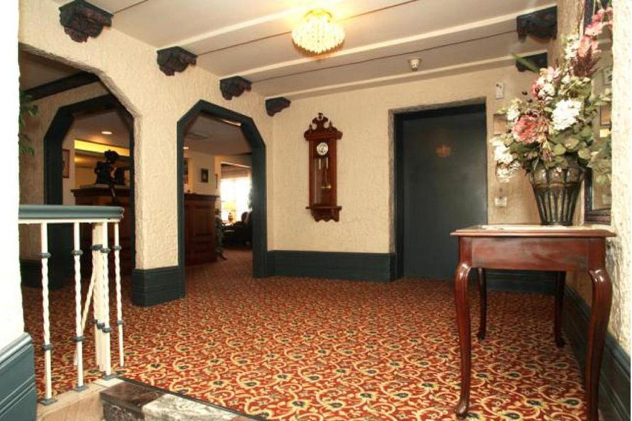 Senate Suites Extended Stay Hotel Topeka Bagian luar foto